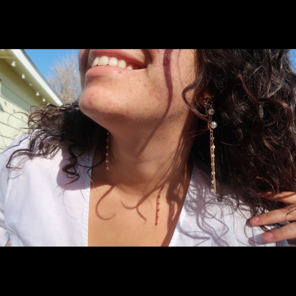 Beautiful Pearl Earrings - Picture 2 of 2